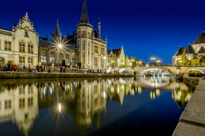 Pasear por los canales de Gante al atardecer y por la noche - @msubirats